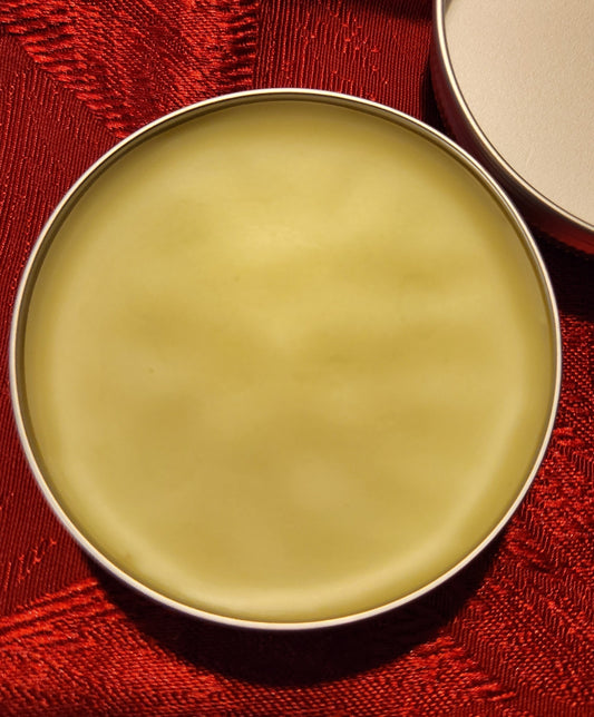 Herbal Salve soothes the skin. Calendula,Plantain,Yarrow,Comfrey,Lemon balm,Lavender,Chamomile, Peppermint.