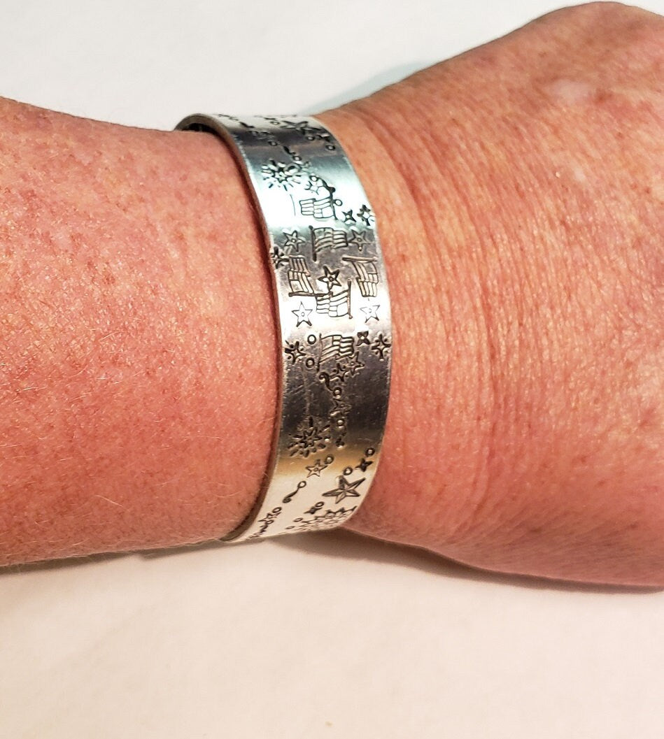 Patriotic 4th of July Cuff, Independence Day Cuff for Women, USA flag Cuff, Women's 4th of July Jewelry,4th of July accessories