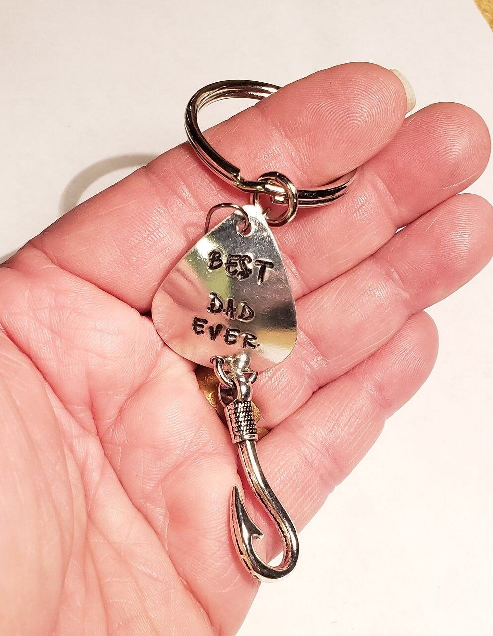 Dad Gift Fisherman, Fish Hook Daddy Key chain,Fly Fishing Hook, New Dad Gift, Grandpa Key chain Gift, Son Father Gift, Fun Dad Gift
