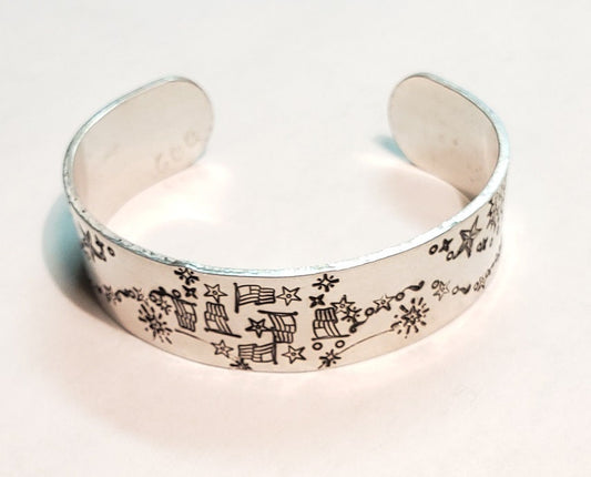 Patriotic 4th of July Cuff, Independence Day Cuff for Women, USA flag Cuff, Women's 4th of July Jewelry,4th of July accessories