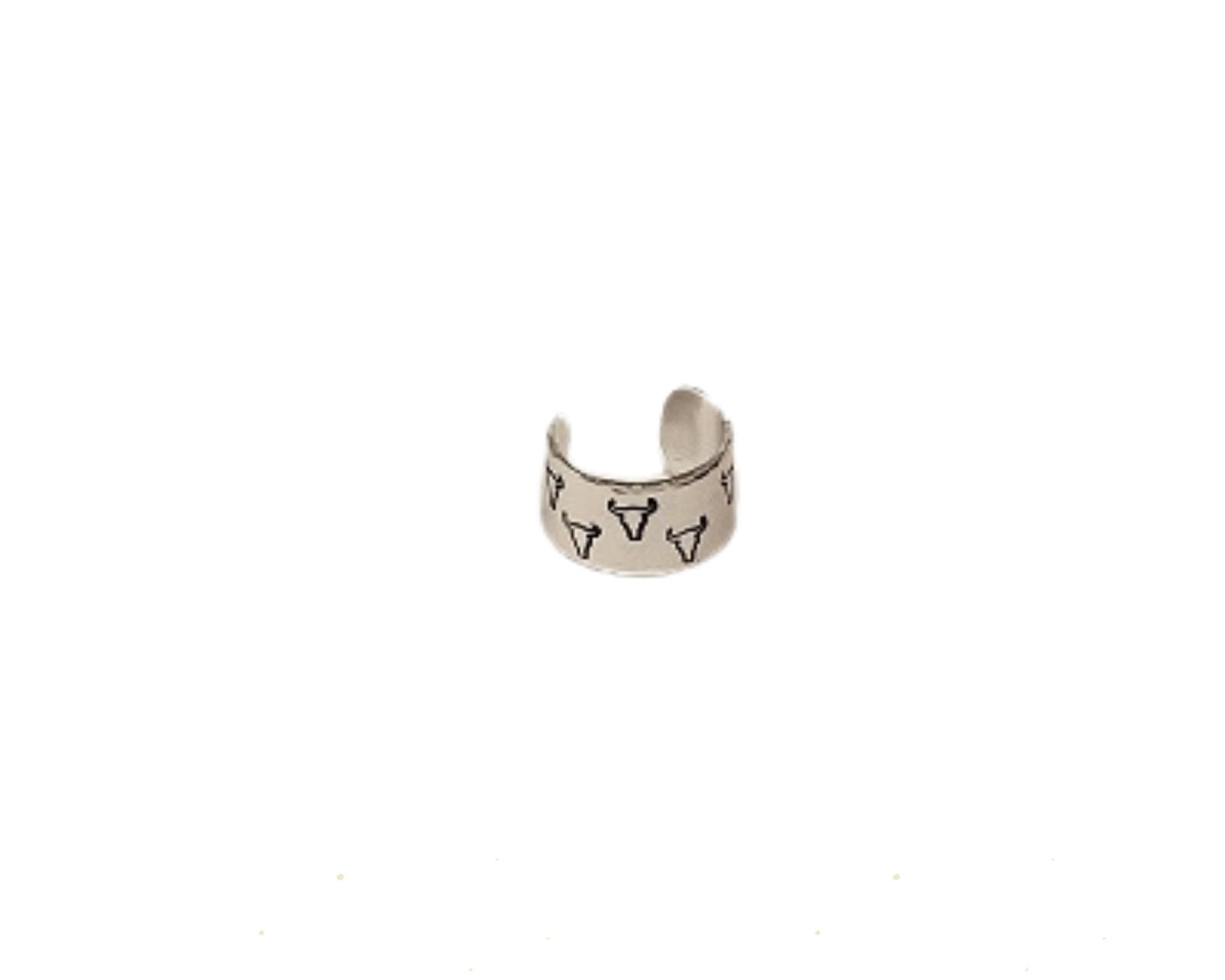 Thumb Ring, western style, western fashion, rodeo fashion, cowgirl style, western wear, cowgirl, western, cowgirl fashion, Bull Skull Ring