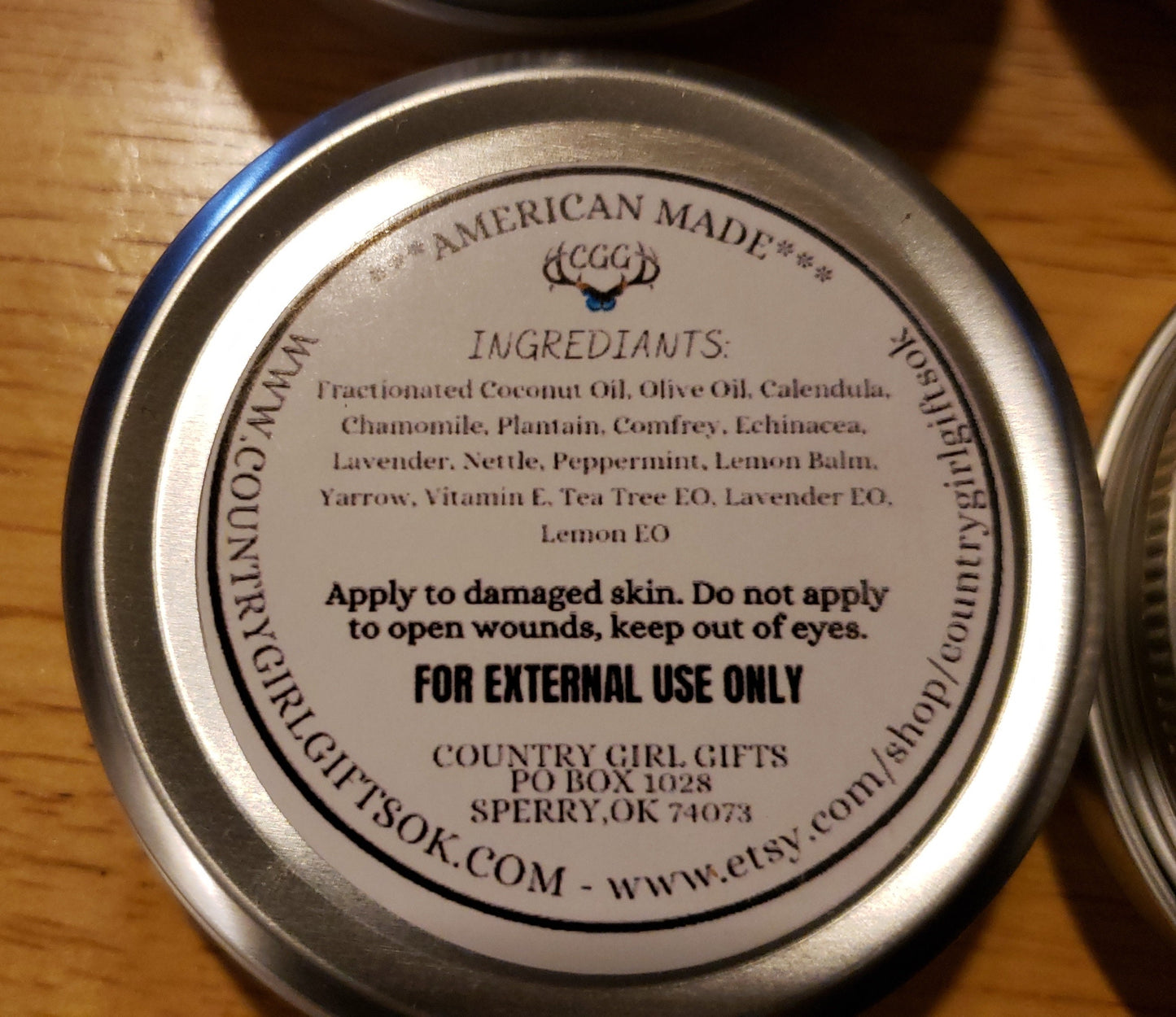 Herbal Salve soothes the skin. Calendula,Plantain,Yarrow,Comfrey,Lemon balm,Lavender,Chamomile, Peppermint.