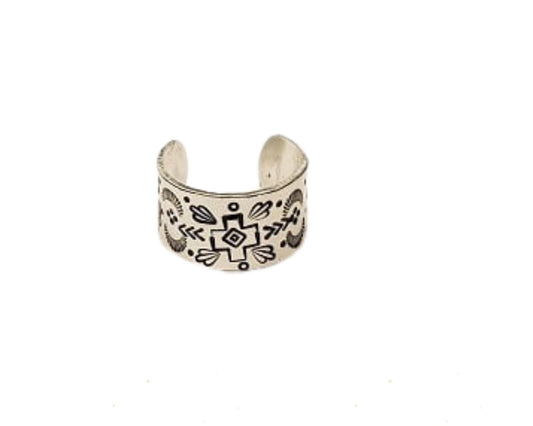 Thumb ring, Southwestern style, western fashion, cowgirl style, rodeo style, western wear, cowgirl, cowgirl fashion, mandala Style
